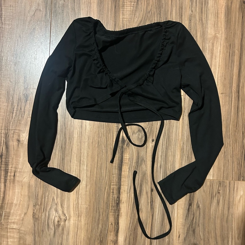 SHEIN Black Ruched Long Sleeve Crop Top